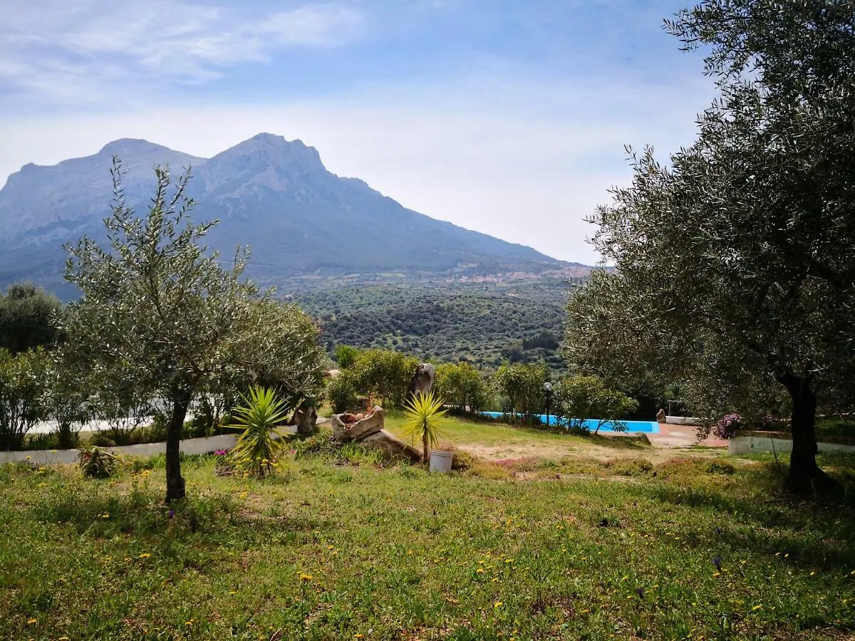 Country house Villa L'Oleandro Oliena Italy