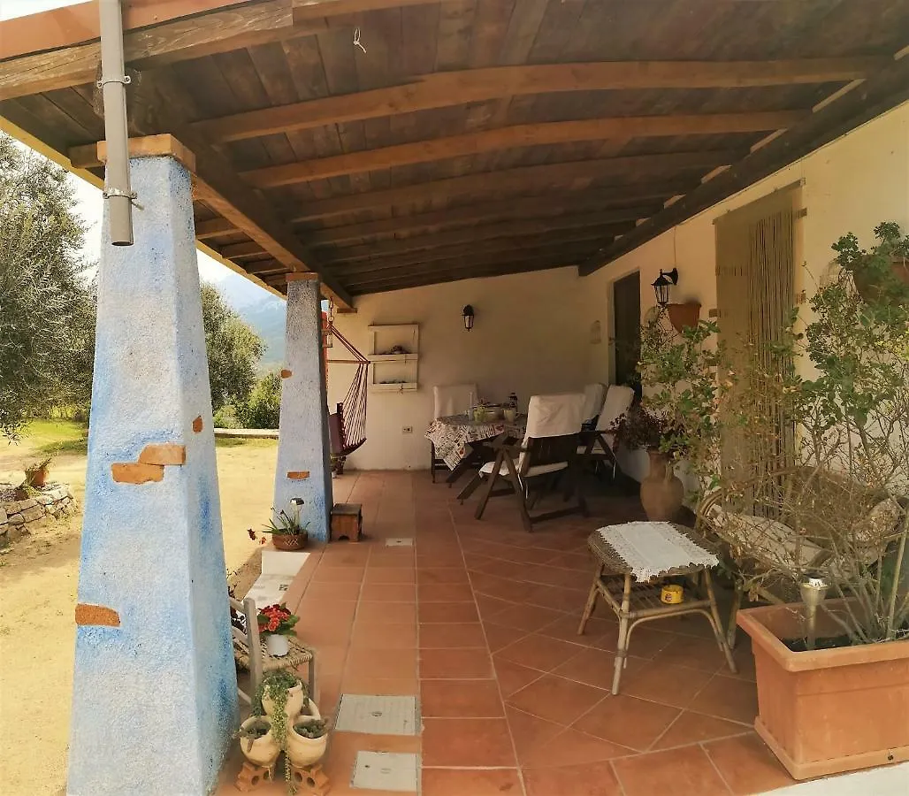 Country house Villa L'Oleandro Oliena